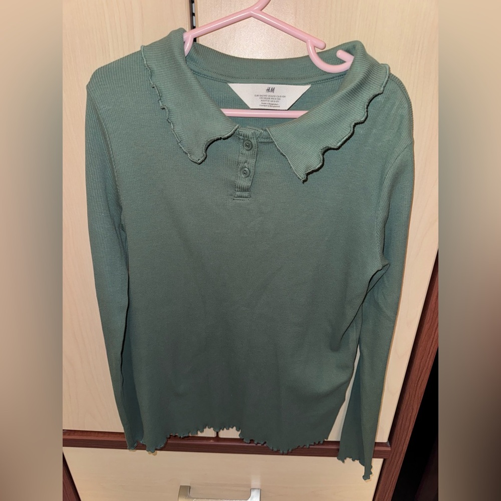 H&M Girl Ruffle Collar Knit long sleeve top size 8/10